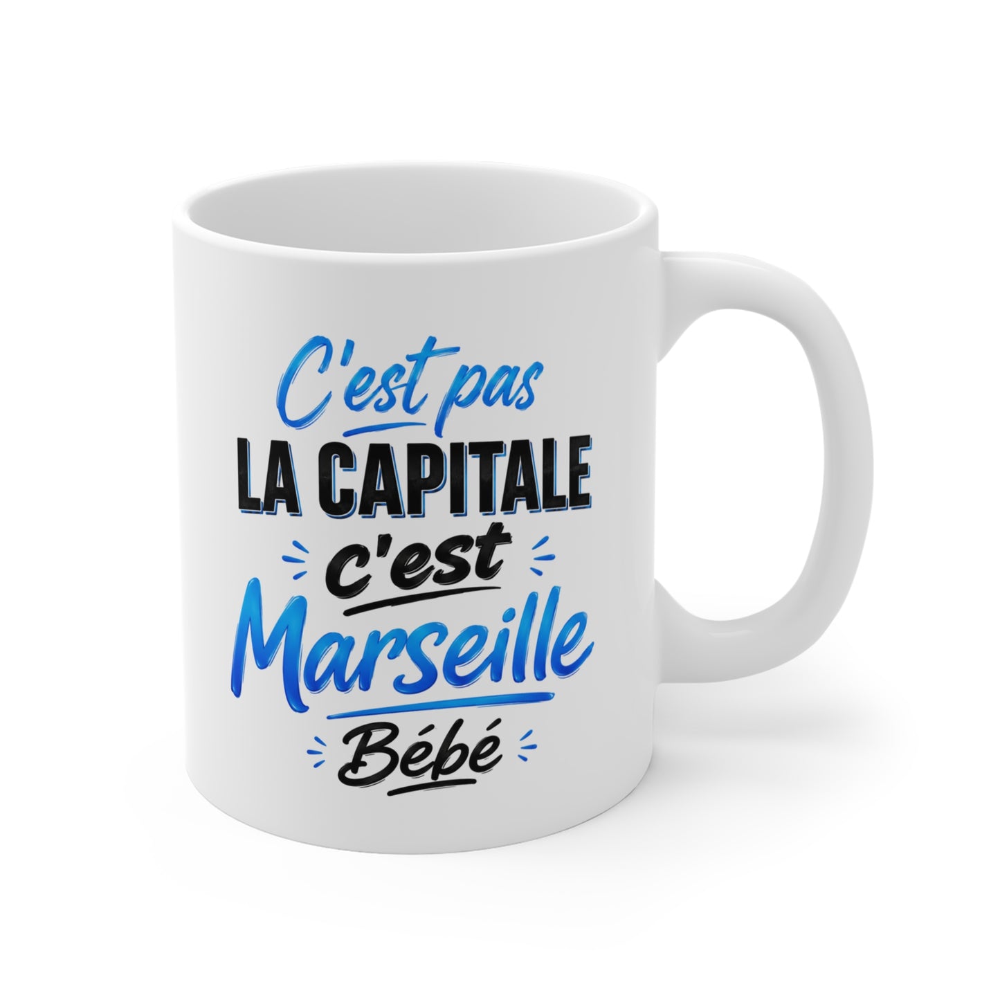 Tasse C’est Pas La Capitale C’est Marseille Bébé – Mug Humour Marseille – Cadeau Original Citation Française 325ml