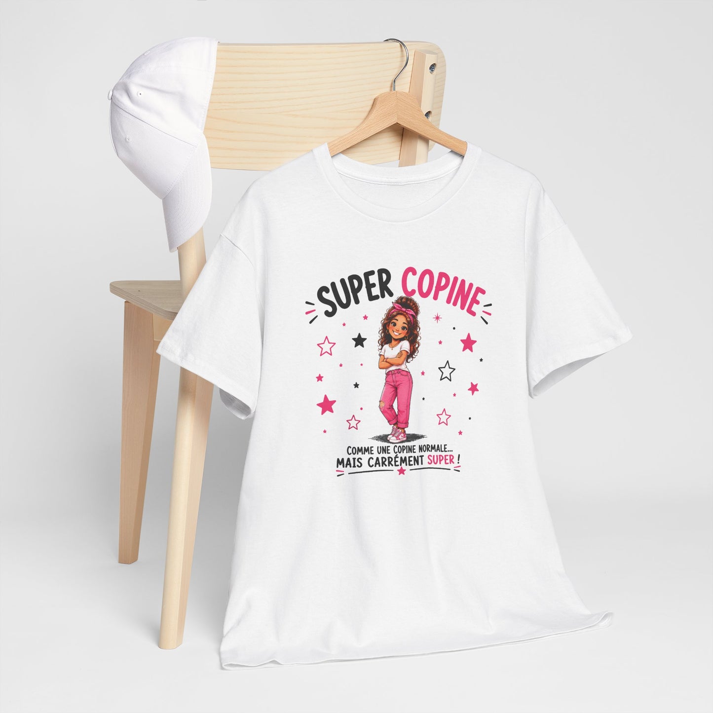 Tee Shirt Super Copine Femme – Comme une Copine Normale Mais Carrément Super – T-Shirt Humour Cadeau Amitié Amie