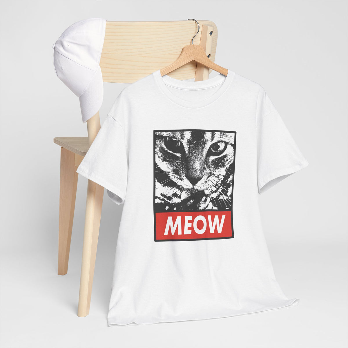 Tee Shirt Chat Homme Femme – Portrait de Félin Noir et Blanc – Idée Cadeau Amoureux des Chats Humour Style Graphique