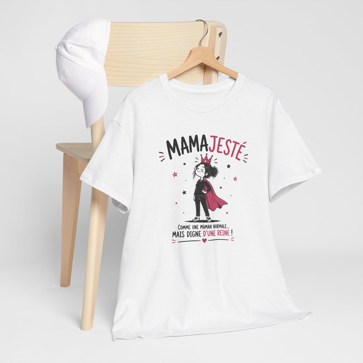 Tee Shirt Maman Femme – Mamajesté Comme une Maman Normale Mais Digne d’une Reine – T-Shirt Humour Cadeau Original
