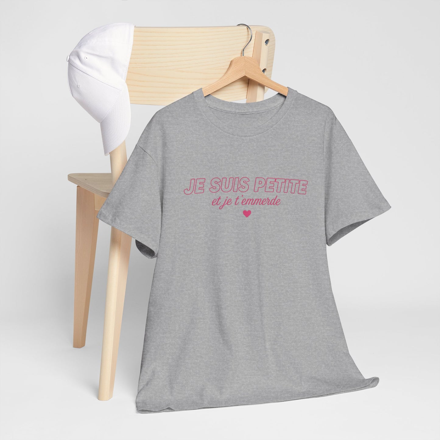 T-Shirt Femme Humour Petite Mais Caractère – Tee Shirt Drôle Girl Power – Cadeau Femme Original