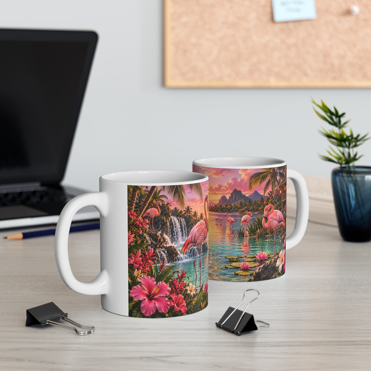 Mug Flamants Roses Tropicaux au Coucher de Soleil – Tasse Paysage Exotique avec Fleurs, Cascade et Lagon – Cadeau Original Amoureux des Animaux