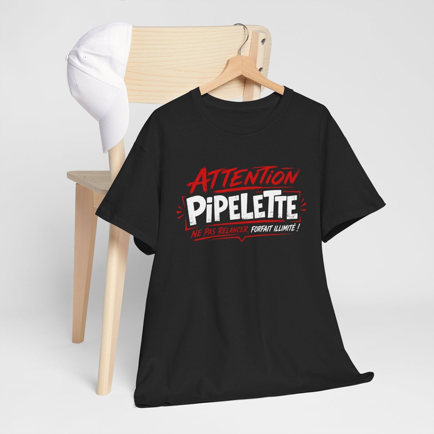 T-Shirt Humour Pipelette Femme – Attention Pipelette Ne Pas Relancer – Cadeau Femme Drôle Bavarde