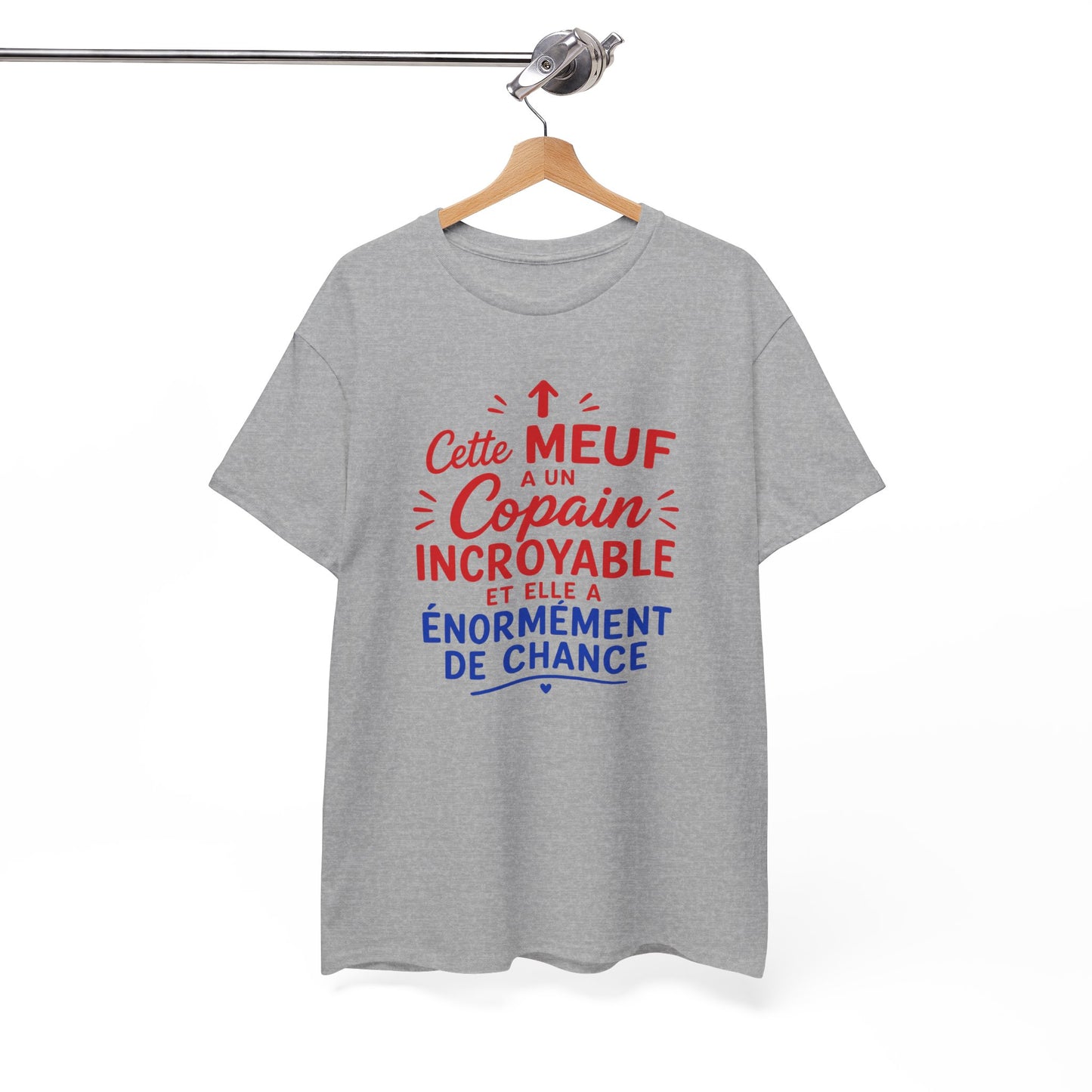 Tee-Shirt Amour Femme Humour – Cadeau Petite Amie Femme Épouse – Cette Meuf a un Copain Incroyable