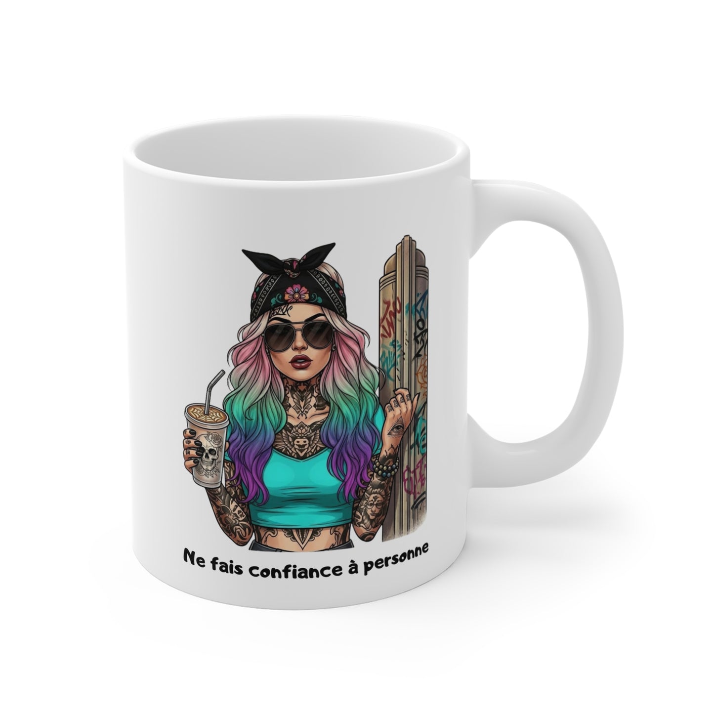 Mug Femme Tattoo Style Urbain – Tasse Illustration Street Art Femme Cheveux Colorés – Cadeau Original Femme