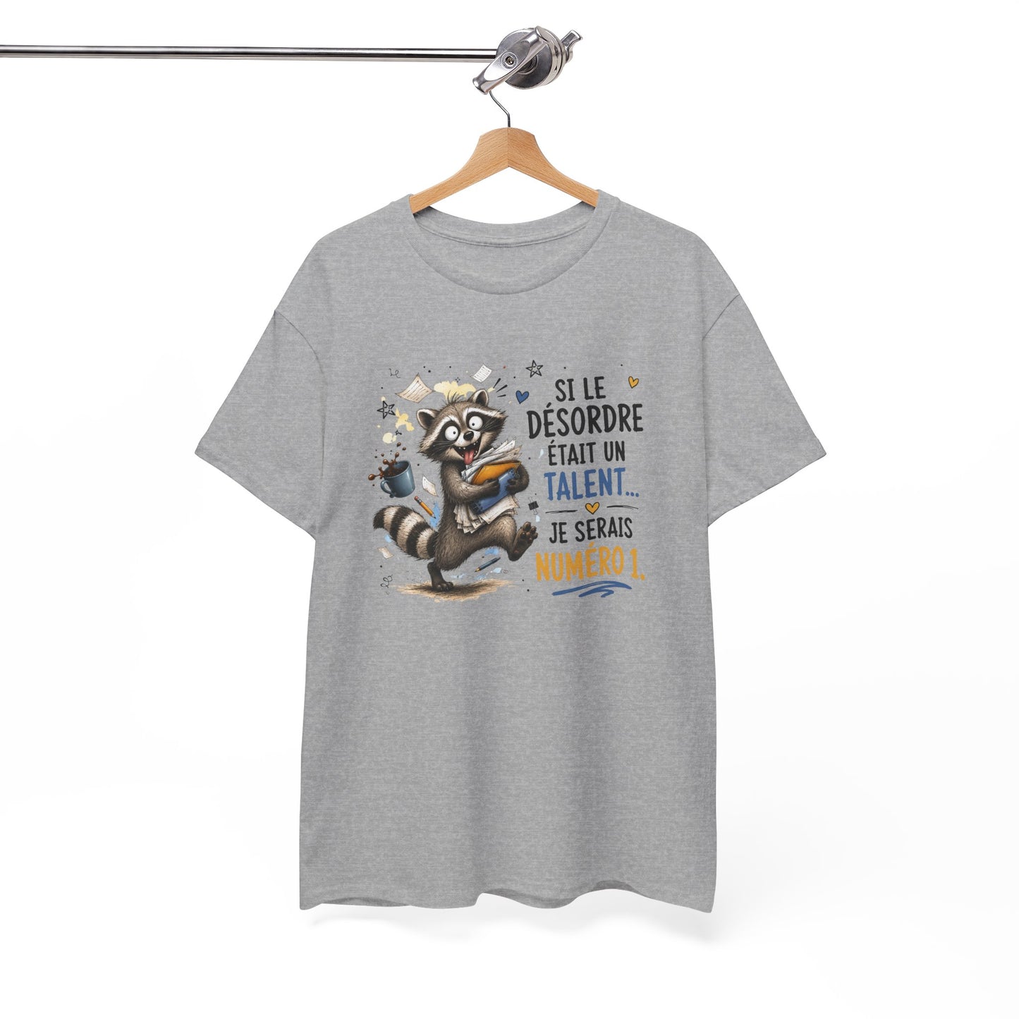 Tee-Shirt Humour Homme et Femme – Raton Laveur Drôle Désordre Bureau Travail – Idée Cadeau Original Collègue Anniversaire
