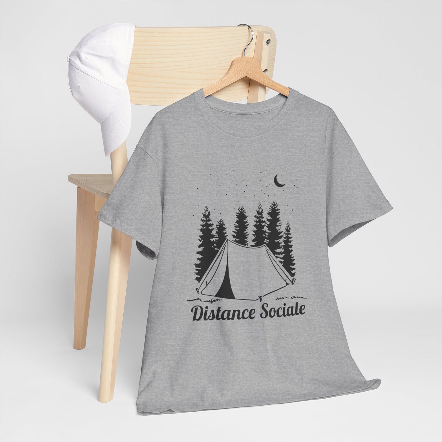 T-Shirt Camping Homme et Femme – Cadeau Campeur Randonnée Bivouac – Humour Distance Sociale Nature Forêt – Idée Cadeau Plein Air