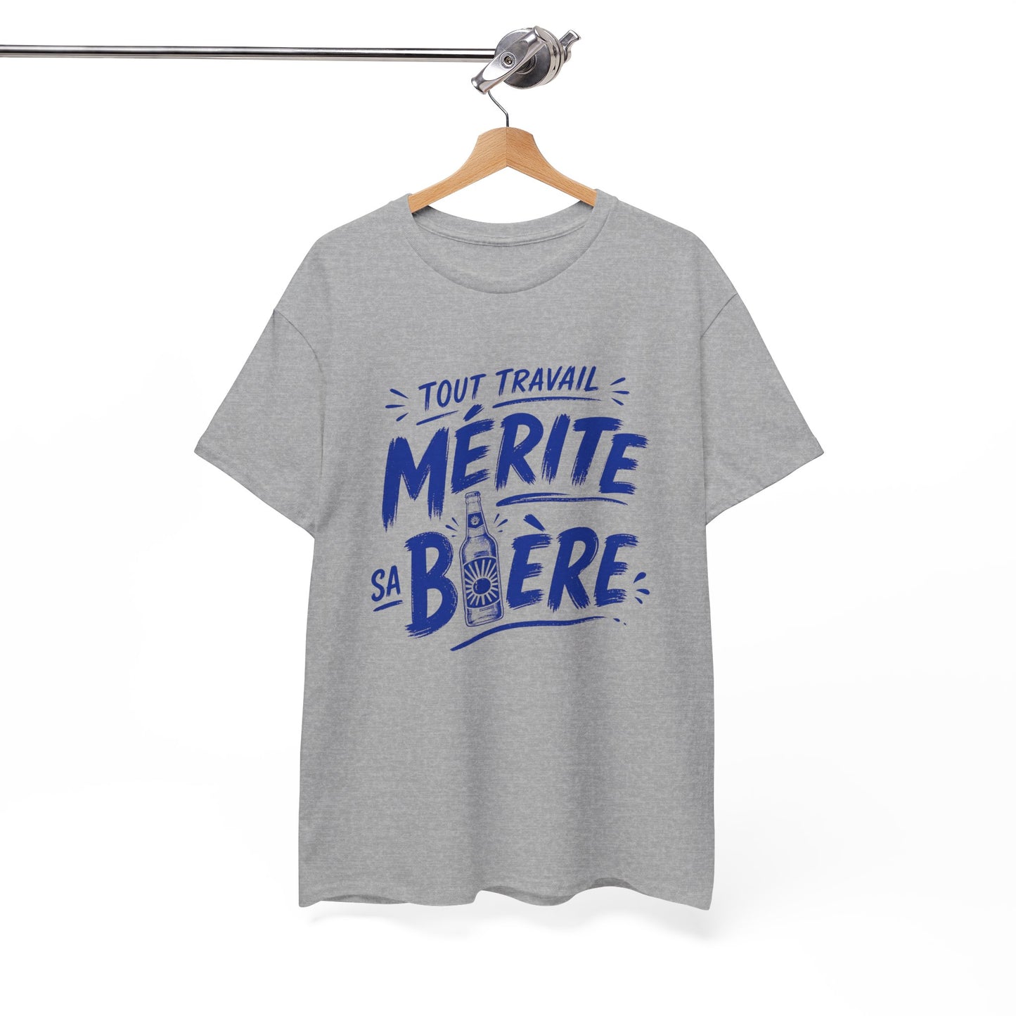 T-Shirt Humour Bière Homme – Tout Travail Mérite Sa Bière – Cadeau Drôle Amateur de Bière Apéro Barbecue