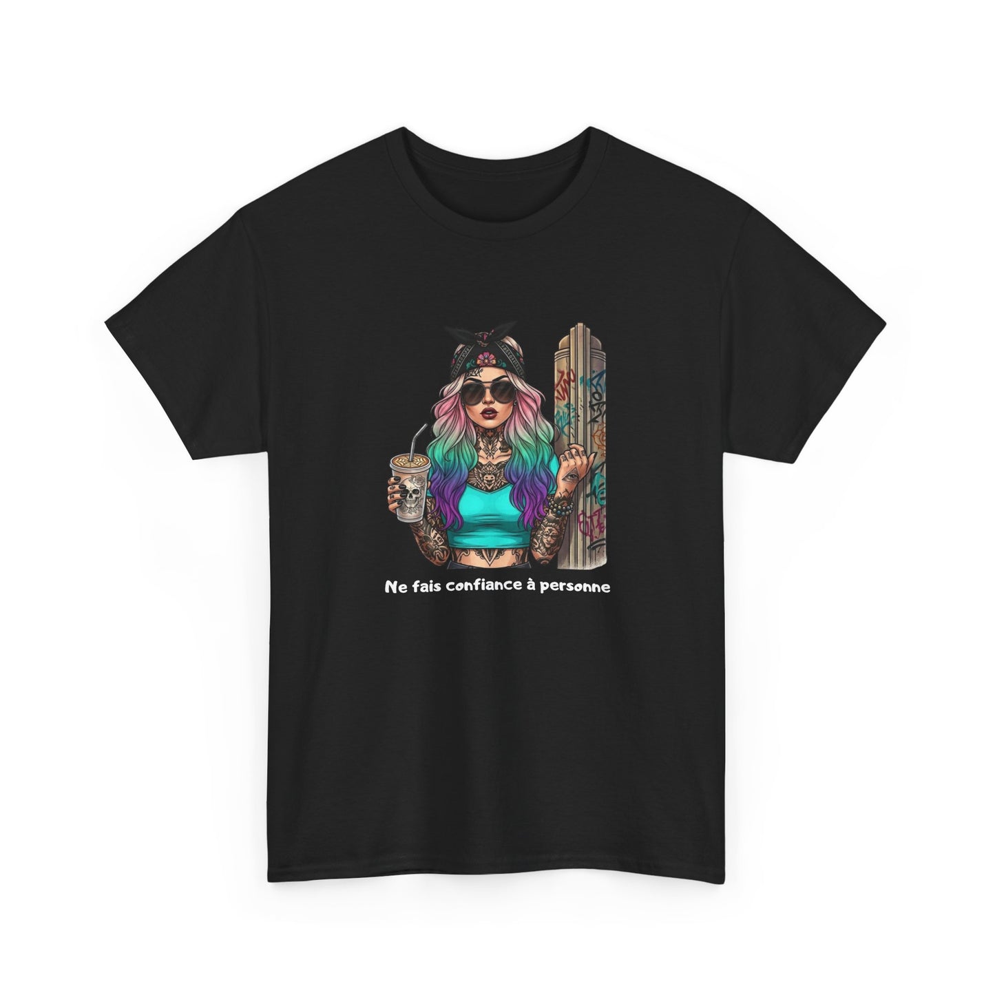 T-Shirt Femme Rebelle Tattoo – Ne Fais Confiance à Personne – Style Street Art Girl Colorée