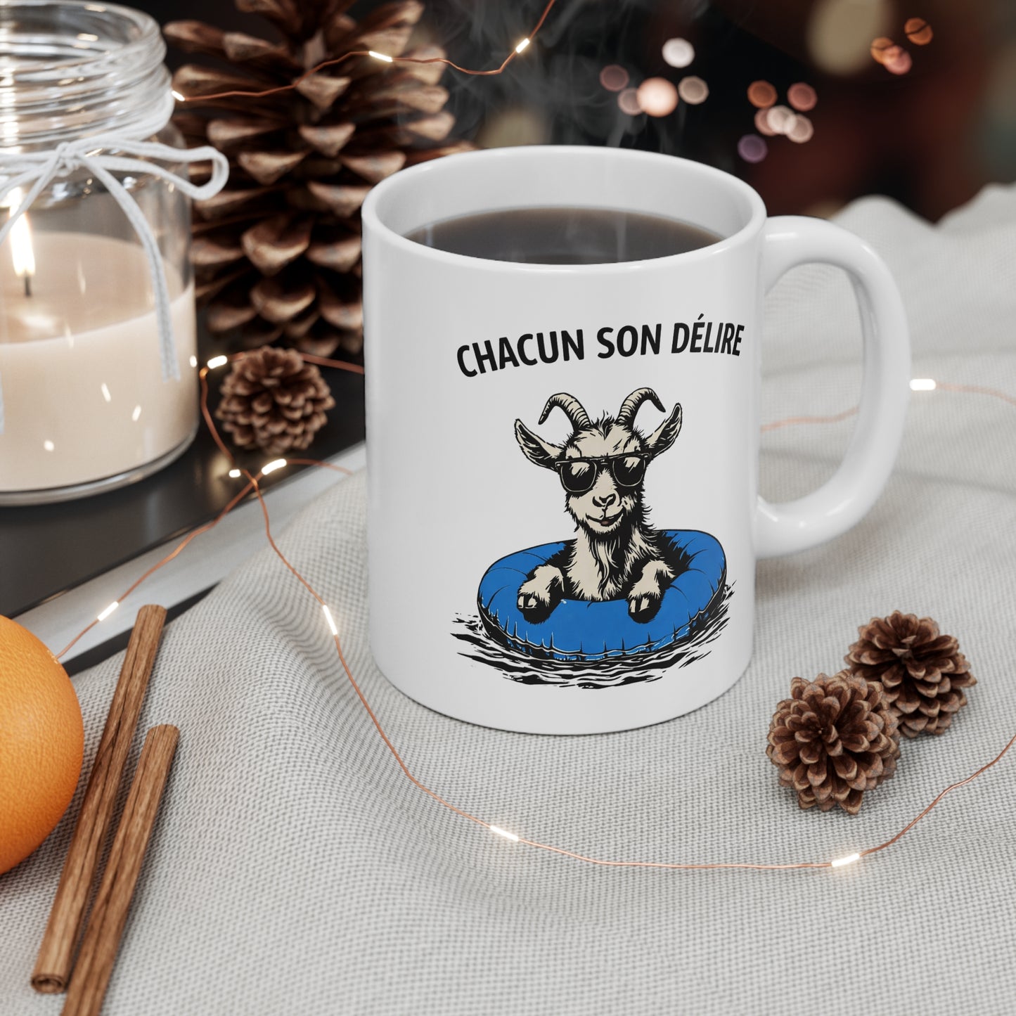 Tasse Chèvre Humoristique “Chacun Son Délire” – Mug Animal Fun avec Lunettes – Cadeau Drôle Original 325ml