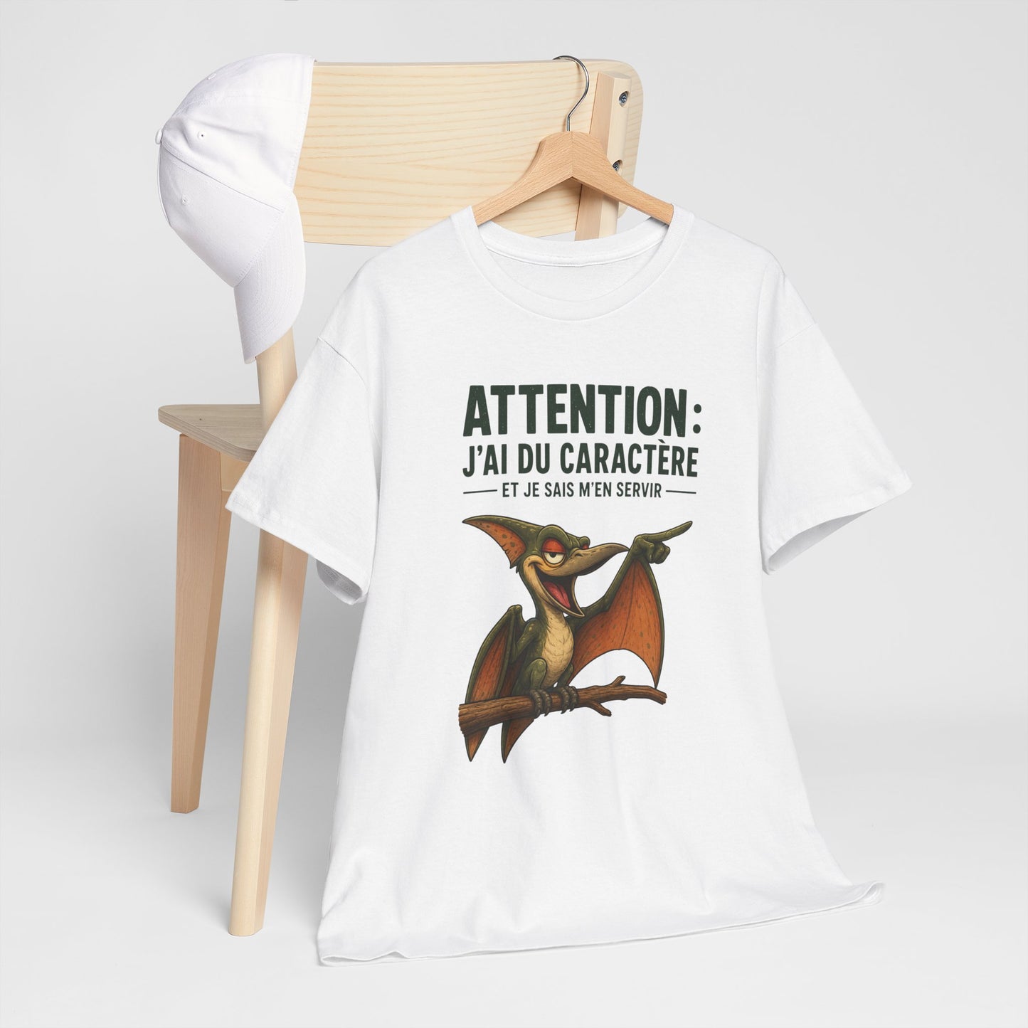 T-Shirt Humour Homme et Femme – Dinosaure Volant Drôle – Gros Caractère Sarcastique – Cadeau Original Anniversaire