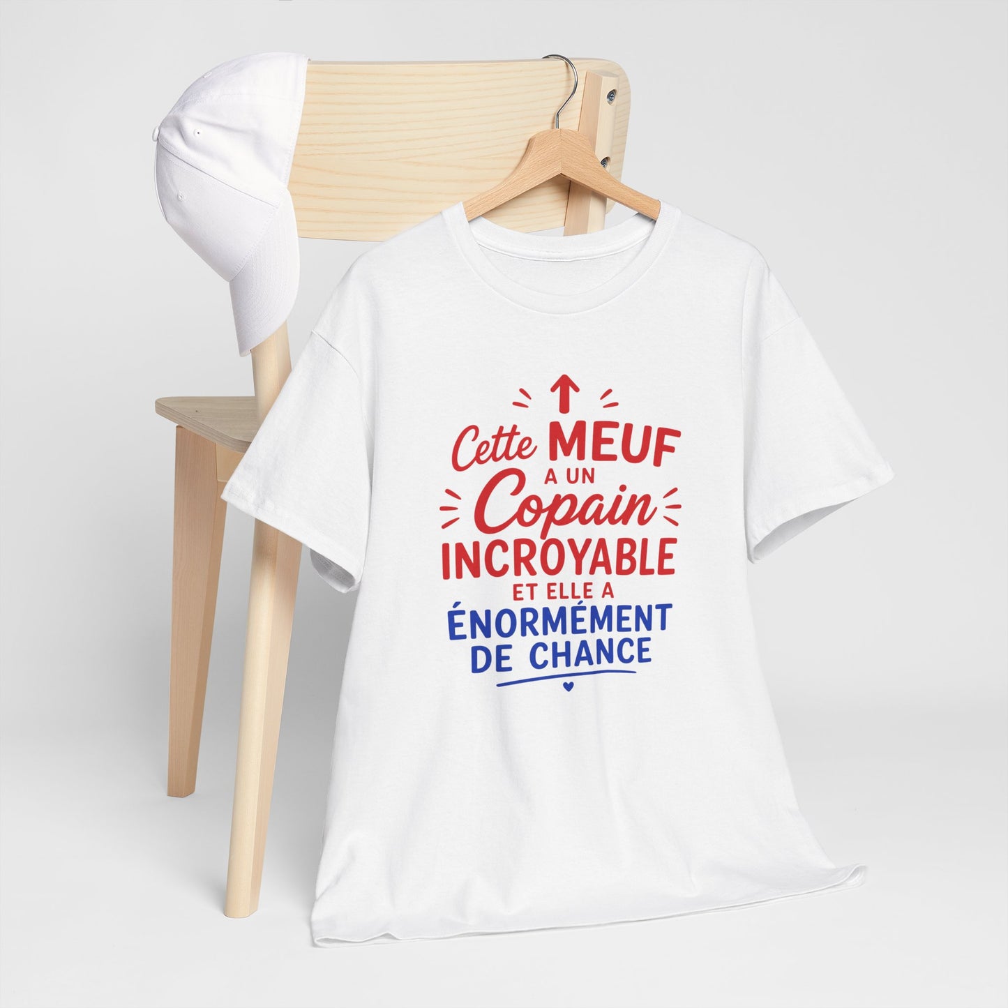 Tee-Shirt Amour Femme Humour – Cadeau Petite Amie Femme Épouse – Cette Meuf a un Copain Incroyable
