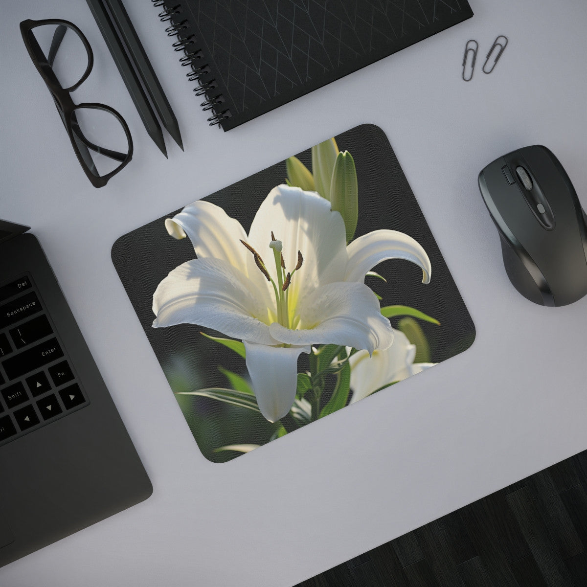 Tapis de Souris Lys Blanc Élégant Fleur Pure en Lumière  Zen et Raffinée Accessoire Bureau Floral et Délicat