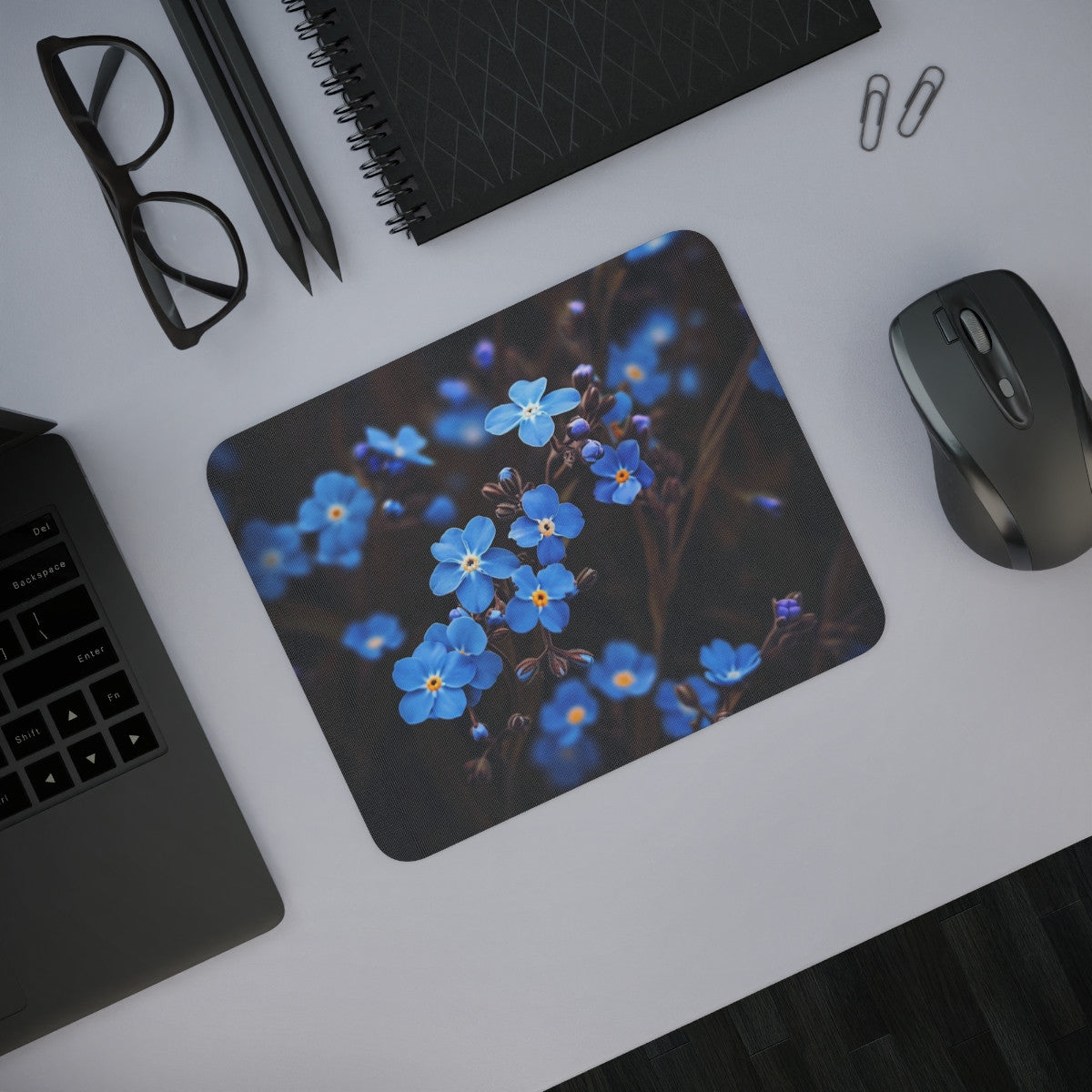 Tapis de Souris Myosotis Poétique Fleurs Bleues Ambiance Intimiste et Élégante  Accessoire Bureau Floral et Discret