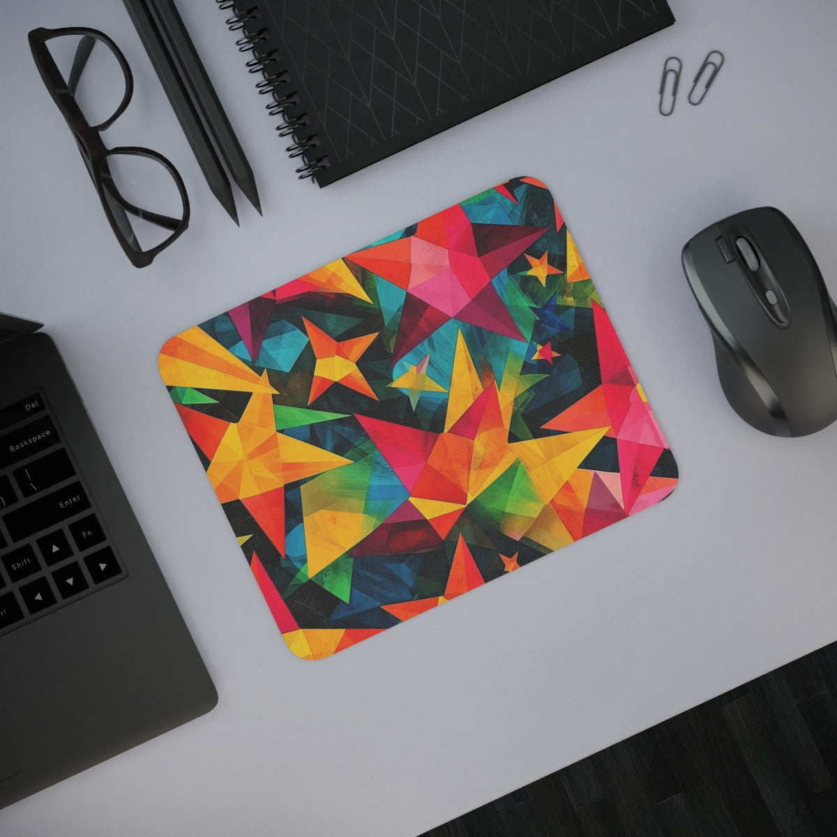 Tapis de Souris Étoiles Multicolores Motif Géométrique Pop et Dynamique Design Coloré Moderne pour Bureau ou Gaming
