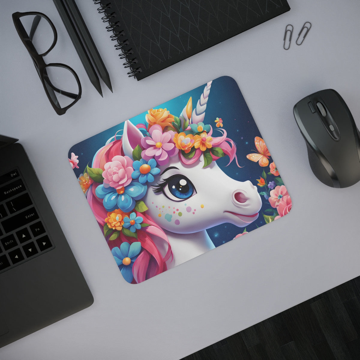 Tapis de Souris Licorne Arc-en-Ciel  Portrait Licorne Fleurie avec Yeux Bleus Étincelants