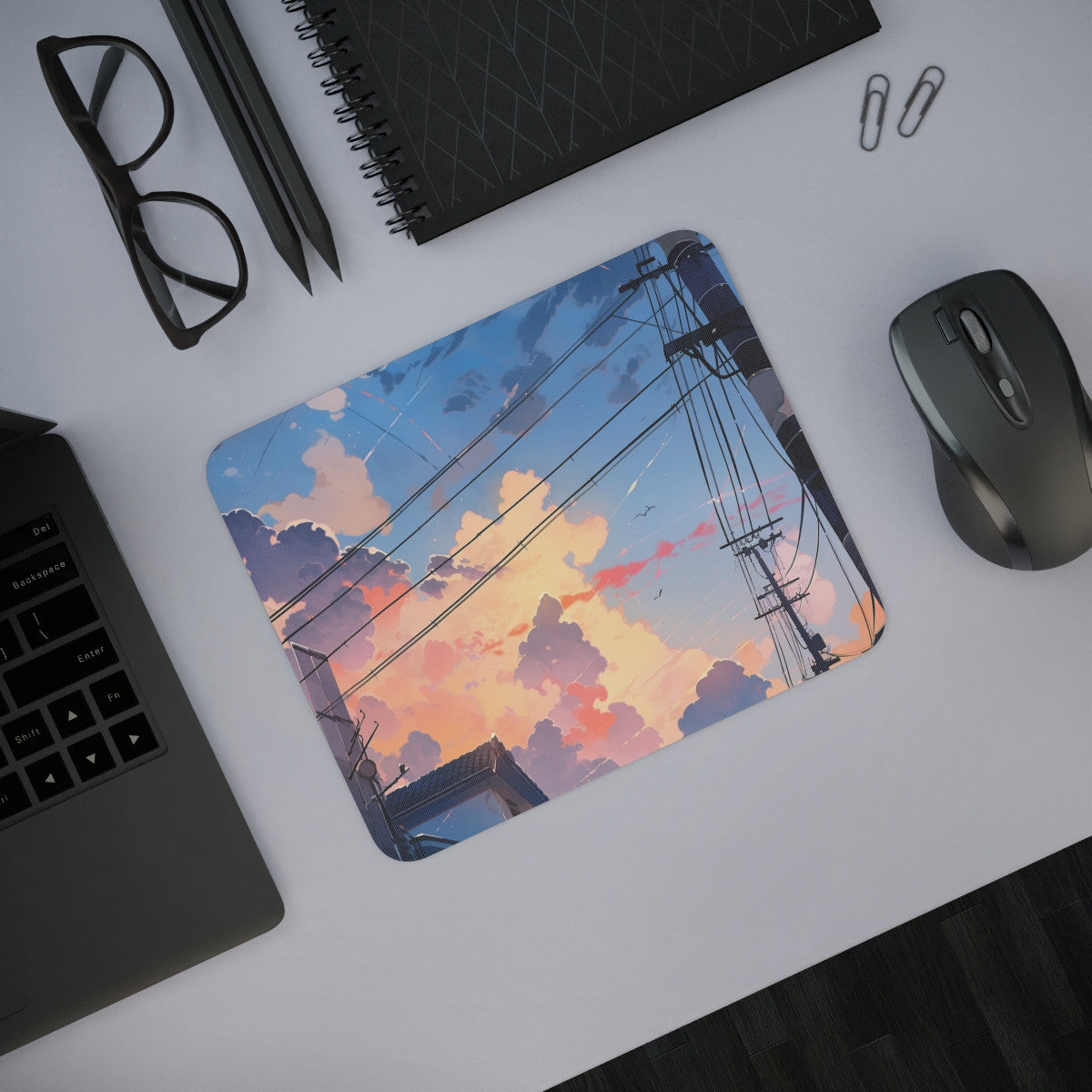 Tapis de Souris Ciel d’Été Style Anime Scène Urbaine au Coucher du Soleil avec Fils Électriques