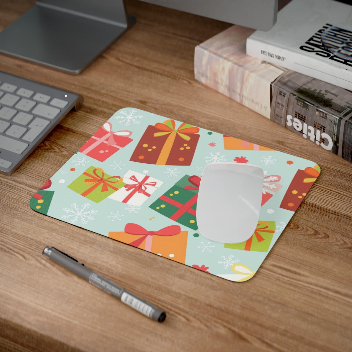 Tapis de Souris Noël Motif Cadeaux Colorés – Illustration Festive Hivernale avec Paquets Cadeaux, Flocons de Neige