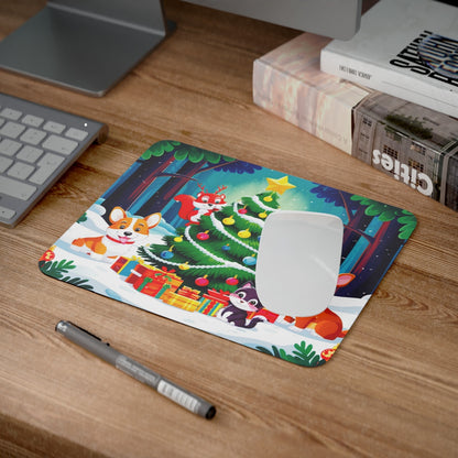 Tapis de Souris Noël Animaux Mignons  Illustration Festive avec Chiens, Chat, Écureuil, Lapin et Sapin Décoré