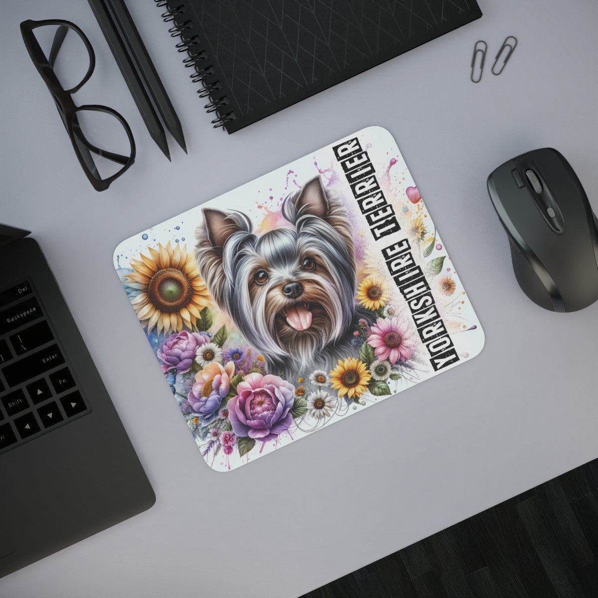 Tapis de Souris Yorkshire Terrier avec Fleurs Illustration Colorée et Mignonne de Chien Sourire
