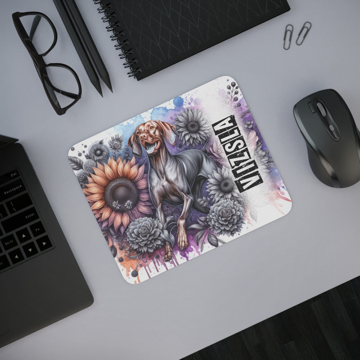Tapis de Souris Vizsla Artistique avec Fleurs Chien Sportif et Élégant au Milieu de Tournesols et Dahlias
