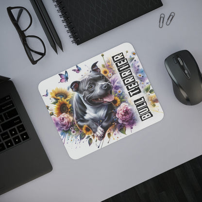 Tapis de Souris Bull Terrier avec Fleurs Colorées Illustration Joyeuse avec Papillons et Ambiance Pastel