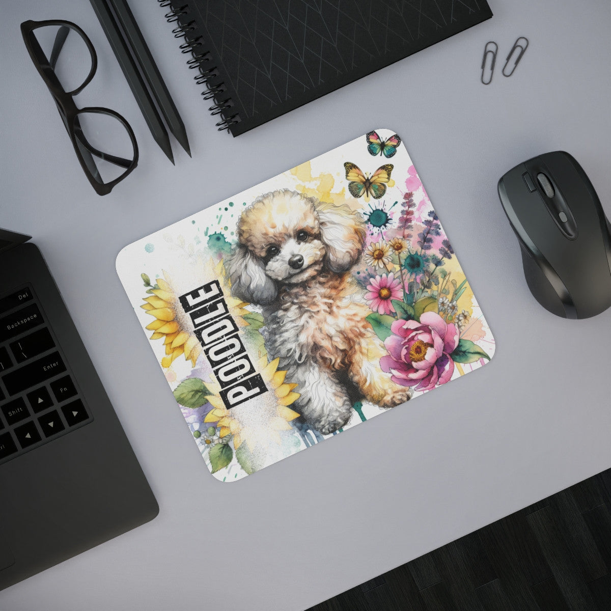 Tapis de Souris Poodle Artistique avec Fleurs et Aquarelle Petit Chien Bouclé Illustré avec Papillon
