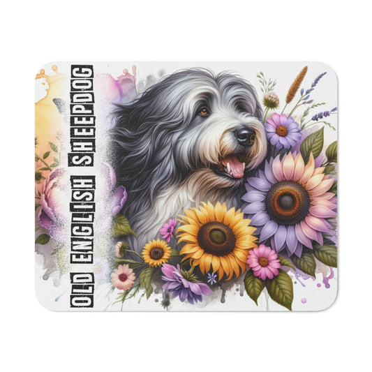Tapis de Souris Old English Sheepdog Illustré avec Fleurs  Chien Anglais Doux et Poilu dans Décor Pastoral