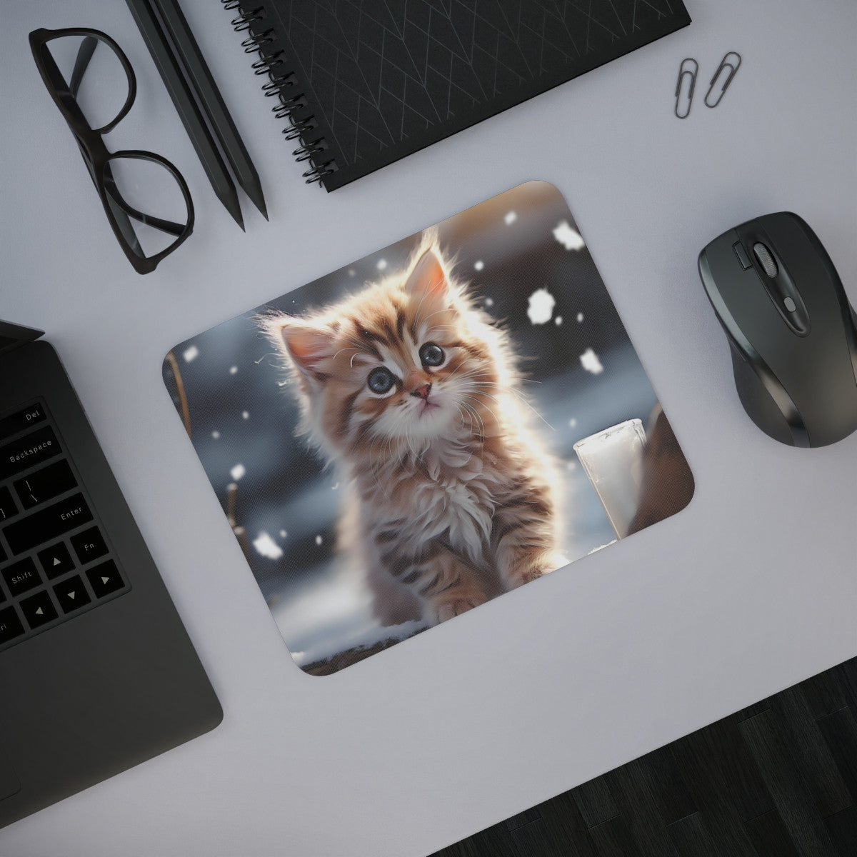 Tapis de Souris Chaton Hiver Mignon – Bébé Chat Fluffy dans la Neige avec Bougie  pour Bureau, Gaming ou Cadeau