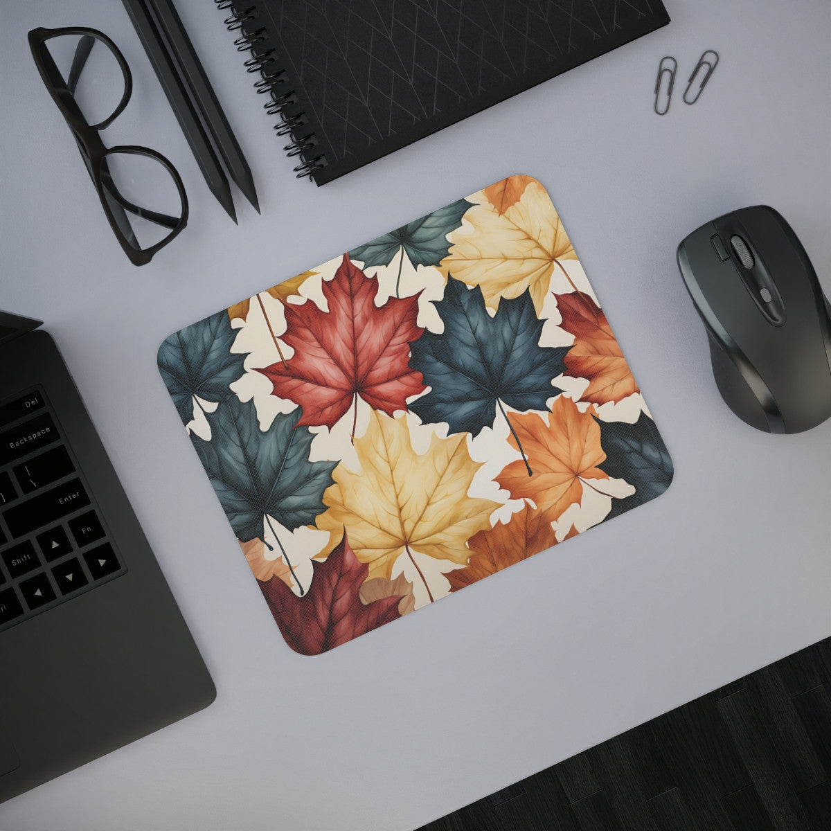 Tapis de Souris Feuilles d’Automne – Design Élégant de Feuilles d’Érable Multicolores