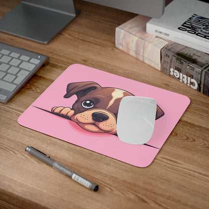 Tapis de Souris Chiot Mignon – Dessin Cartoon de Petit Chien Brun sur Fond Rose Accessoire Bureau Kawaii, Gamer ou Cadeau