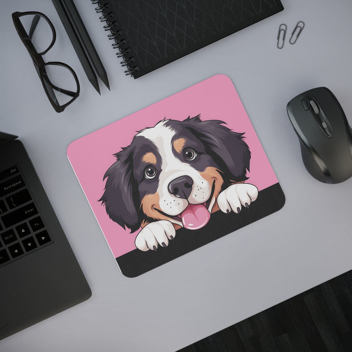 Tapis de Souris Chien Mignon – Tête de Chiot Noir & Blanc Style Cartoon sur Fond Rose