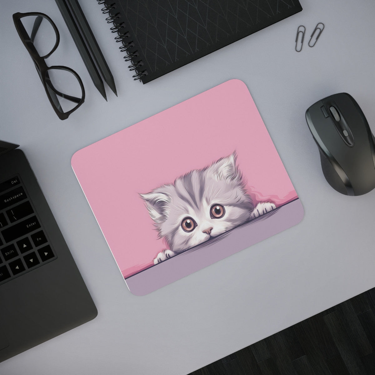 Tapis de Souris Chaton Mignon Bébé Chat Gris aux Yeux Doux sur Fond Rose Accessoire  pour Bureau, Gaming ou Cadeau