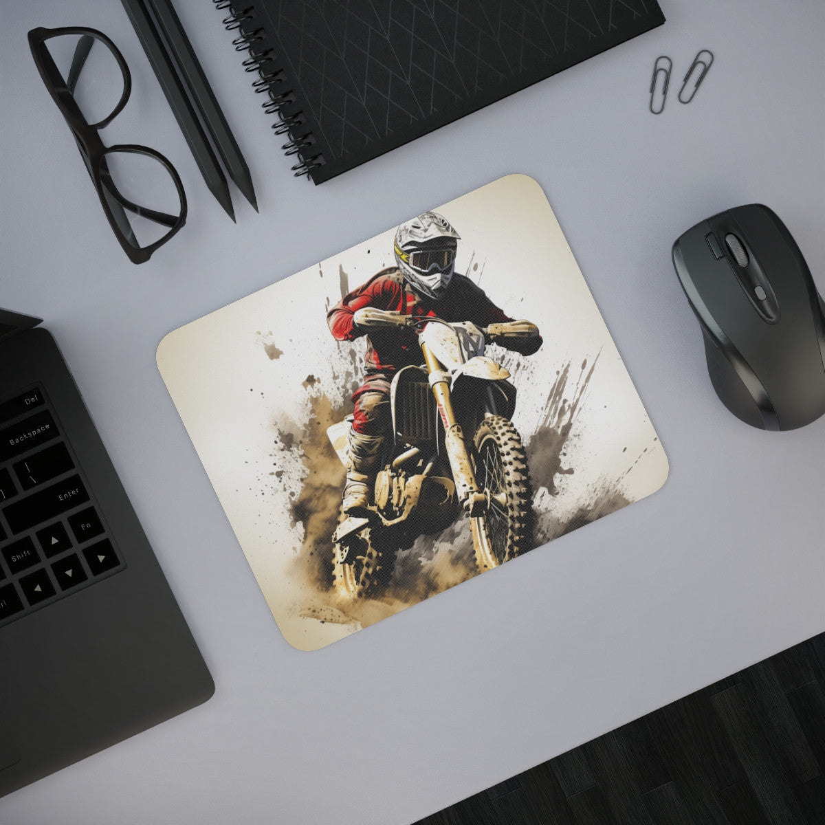 Tapis de Souris Motocross Extrême Pilote en Action sur Moto Cross Design Sportif Dynamique