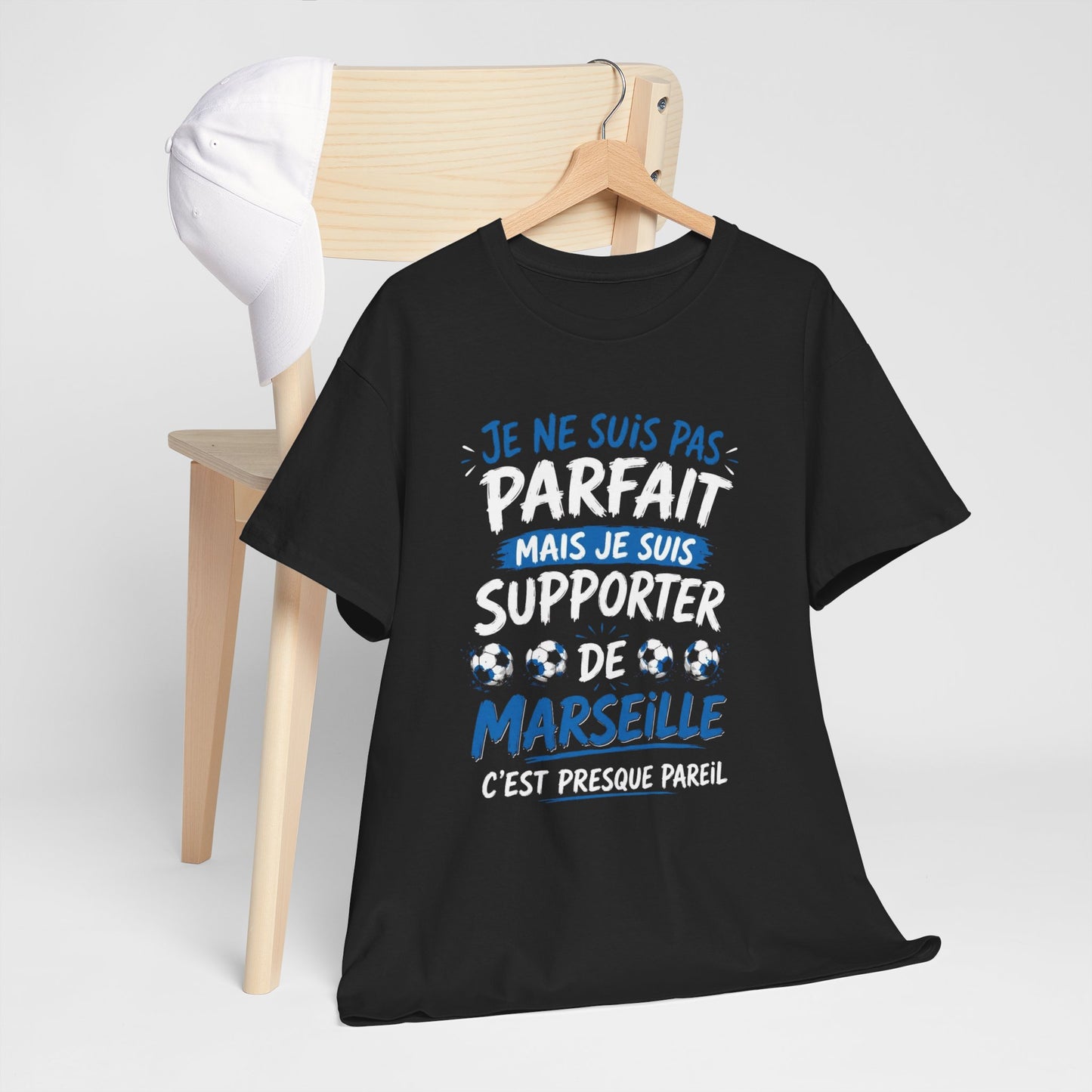 T-Shirt Je Ne Suis Pas Parfait Mais Je Suis Supporter De Marseille – Tee Shirt Humour Football – Cadeau Homme Femme