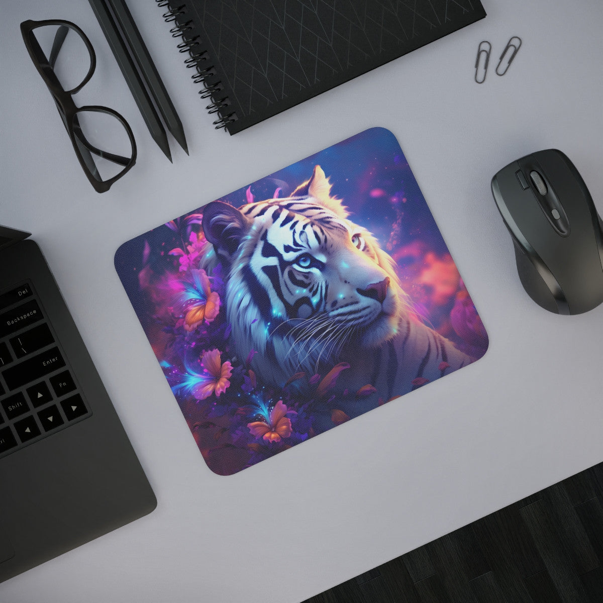 Tapis de Souris Tigre Blanc Féérique  Art Fantastique avec Papillons & Fleurs Magiques