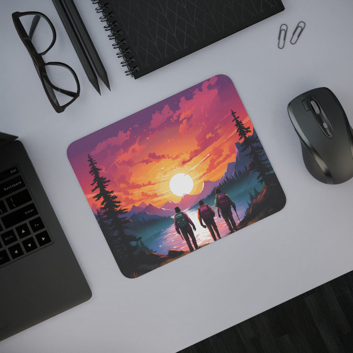 Tapis de souris 22x18 cm – Randonneurs au Coucher de Soleil