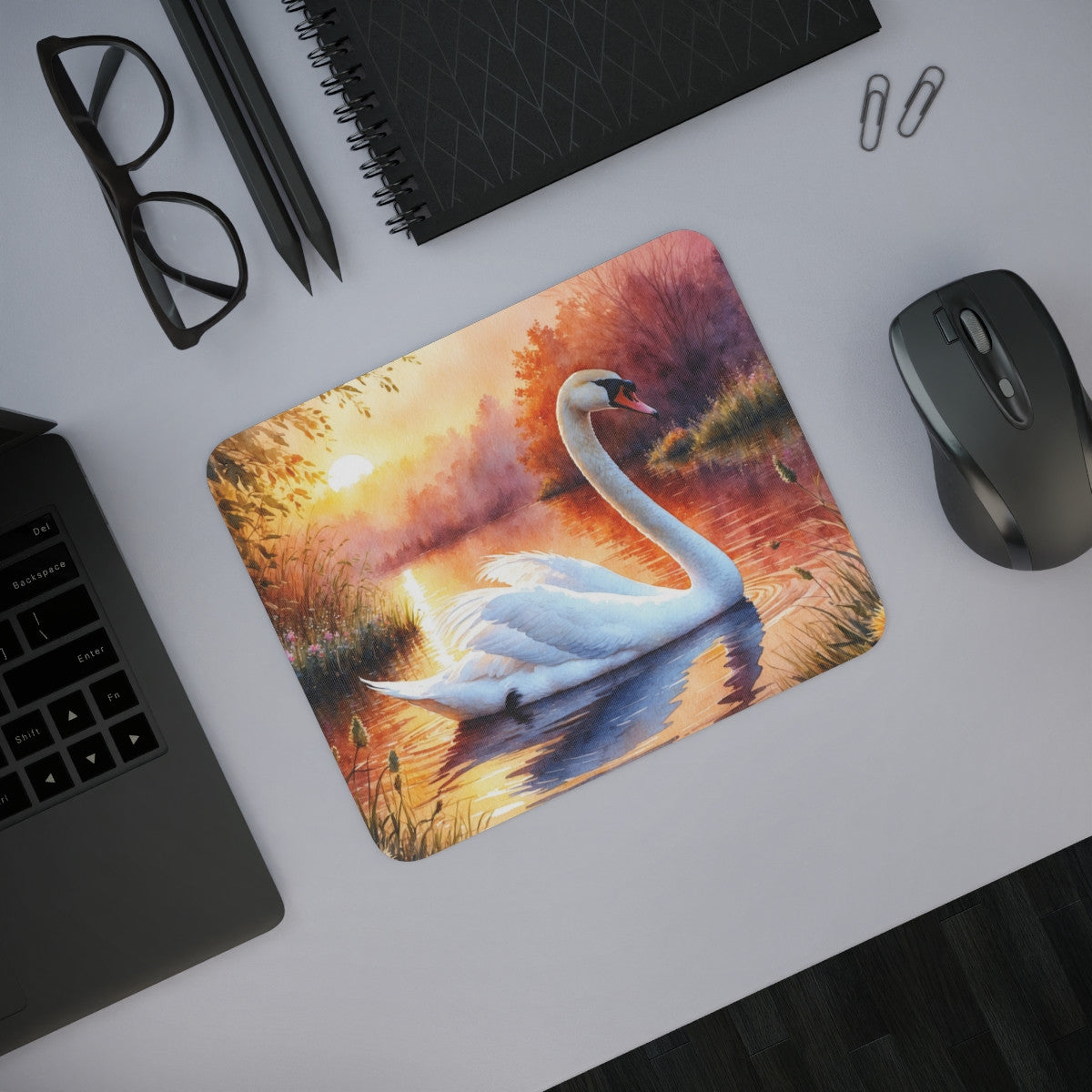 Tapis de souris 22x18 cm – Cygne Blanc au Coucher de Soleil