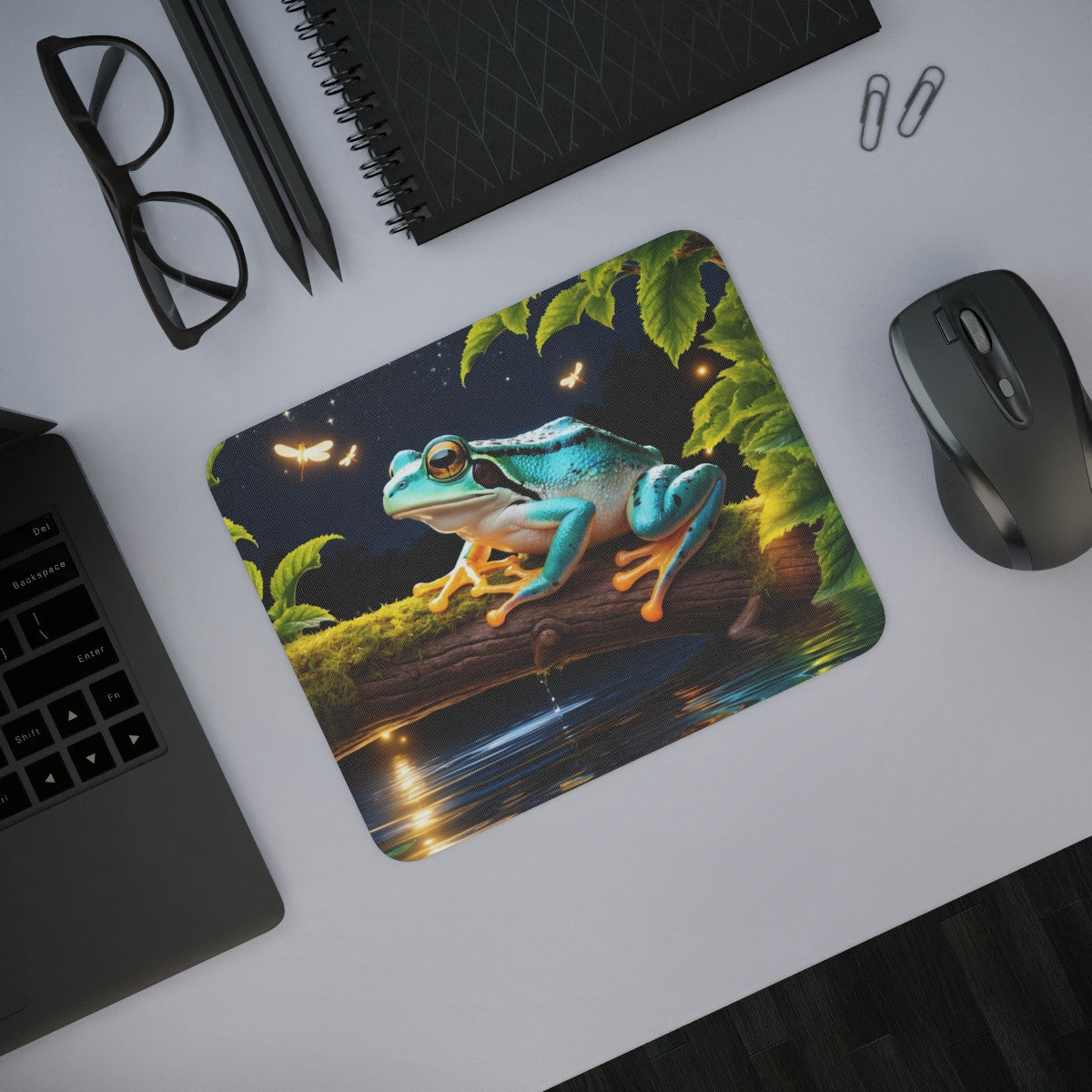 Tapis de souris 22x18 cm – Grenouille Nocturne et Lucioles – Illustration Nature