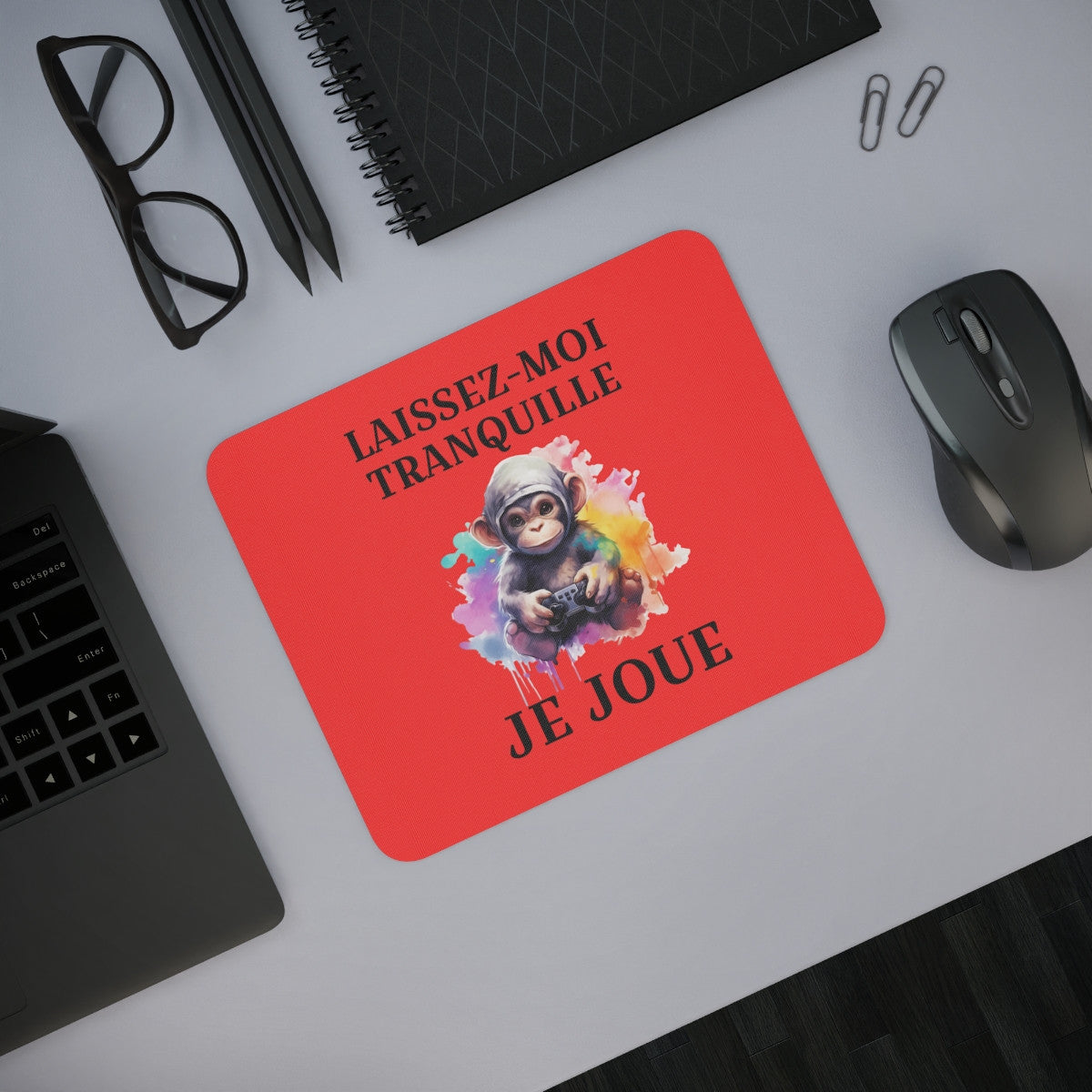 Tapis de souris 22x18 cm – Singe Gamer « Laissez-Moi Tranquille Je Joue » – Fond Rouge