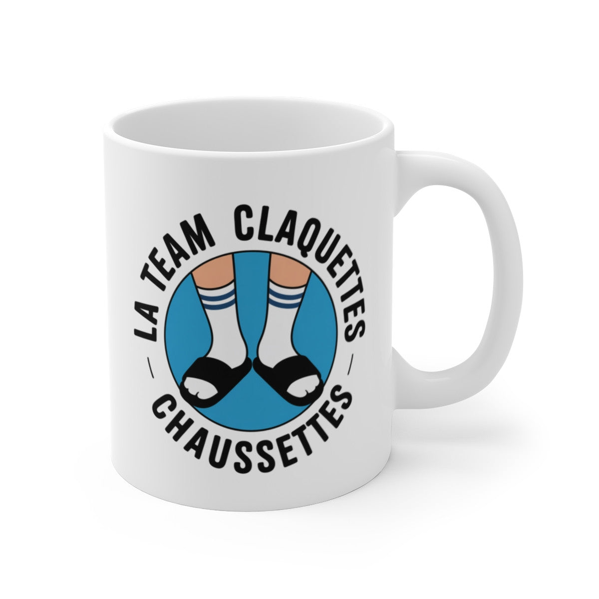 Tasse Claquettes Chaussettes – Mug Humour Look Relax – Cadeau Fun Mode Décontractée 325ml