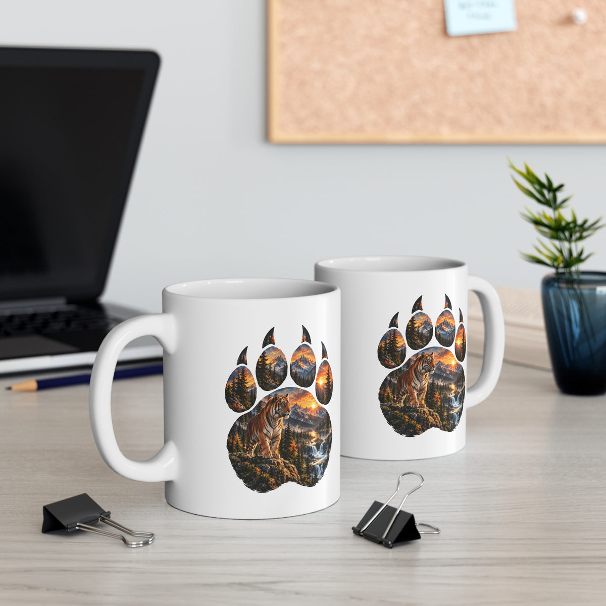 Mug Tigre dans une Empreinte de Patte – Tasse Paysage Montagne, Forêt et Cascades au Coucher de Soleil – Cadeau Original Amoureux des Tigres