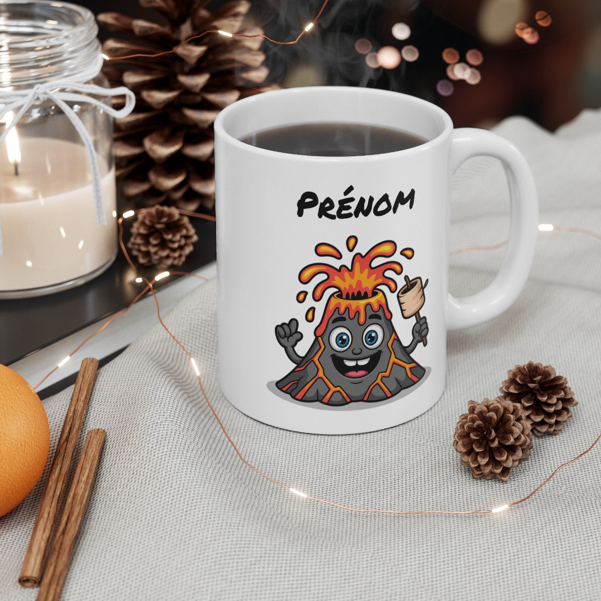 Tasse Personnalisable Volcan en Éruption – Mug Cartoon Feu et Guimauve avec Prénom – Cadeau Chaud Drôle 325ml