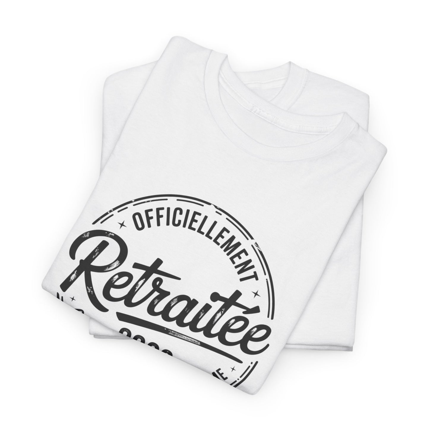 T-Shirt Retraite 2026 Femme – Cadeau Retraitée Humour – Tee Shirt Officiellement Retraitée Noir Blanc Gris
