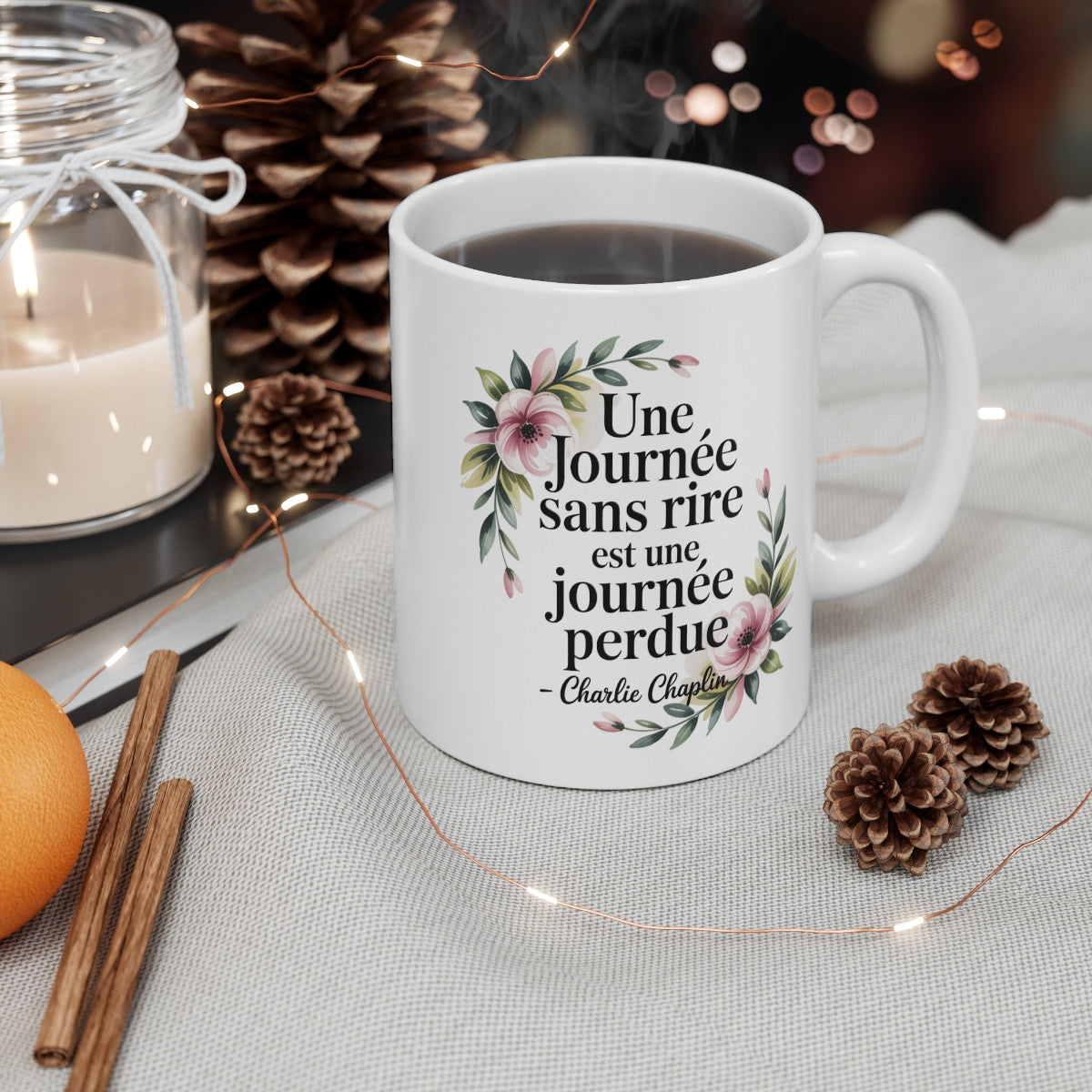Mug Citation Charlie Chaplin – “Une Journée sans Rire” – Floral Poétique – Tasse Céramique 325ml