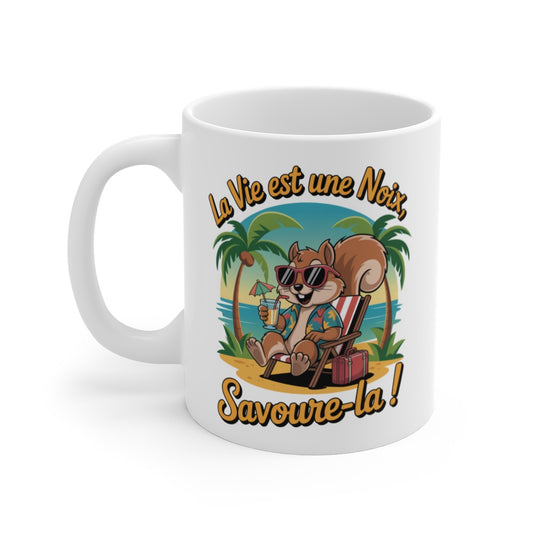 Mug Écureuil Plage – “La Vie est une Noix, Savoure-la” – Illustration Vacances & Détente – Tasse Céramique 325ml