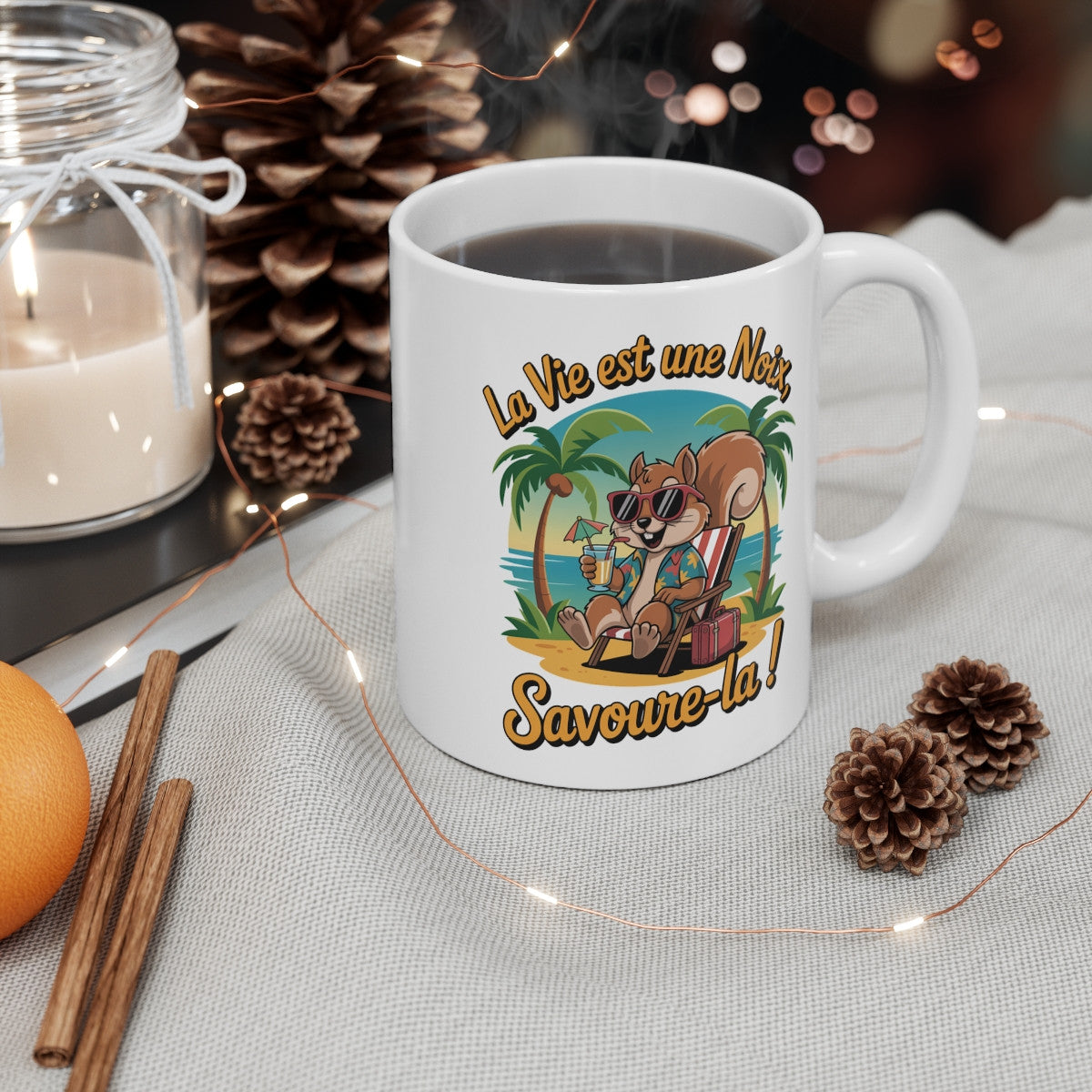 Mug Écureuil Plage – “La Vie est une Noix, Savoure-la” – Illustration Vacances & Détente – Tasse Céramique 325ml