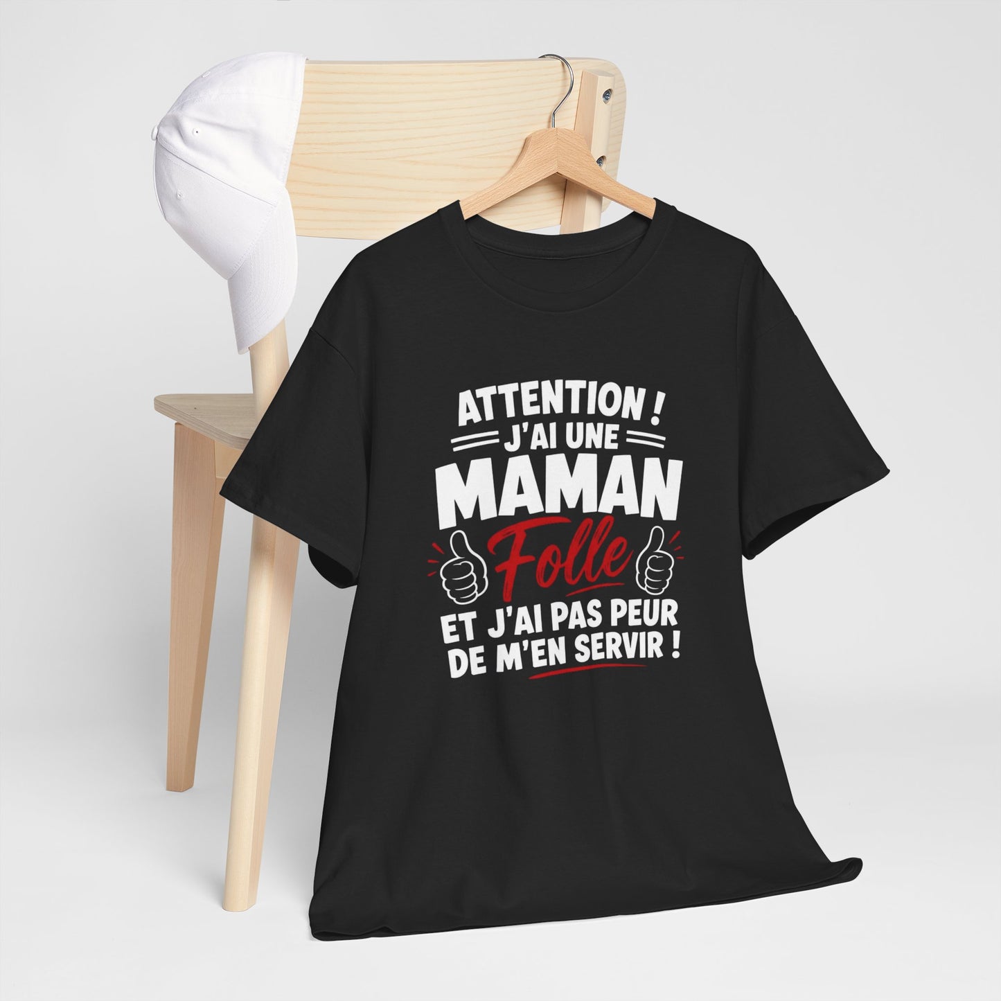 T-Shirt Femme Attention J’ai Une Maman Folle – Tee Shirt Humour Maman Protectrice – T-Shirt Drôle Femme Cadeau Famille
