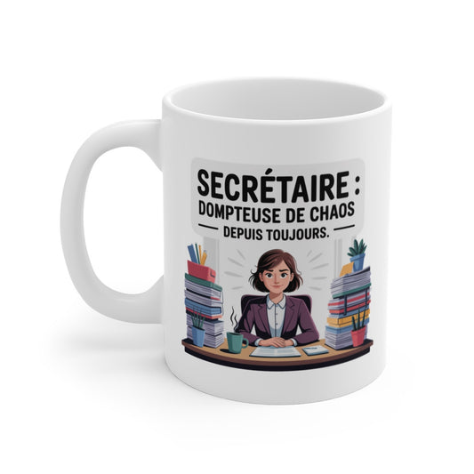Mug Secrétaire – Dompteuse de Chaos – Illustration Humour de Bureau – Cadeau Original et Motivant
