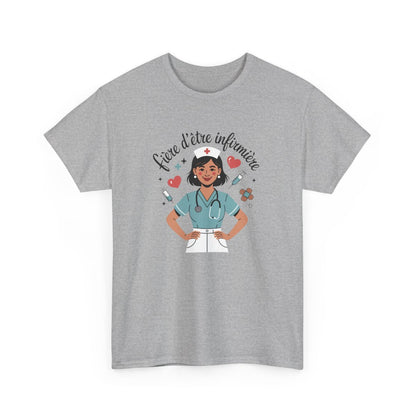 T-shirt Infirmière Femme – "Fière d’être Infirmière" – Tee-Shirt Blanc Gris Hôpital Santé Unisexe S à 3XL